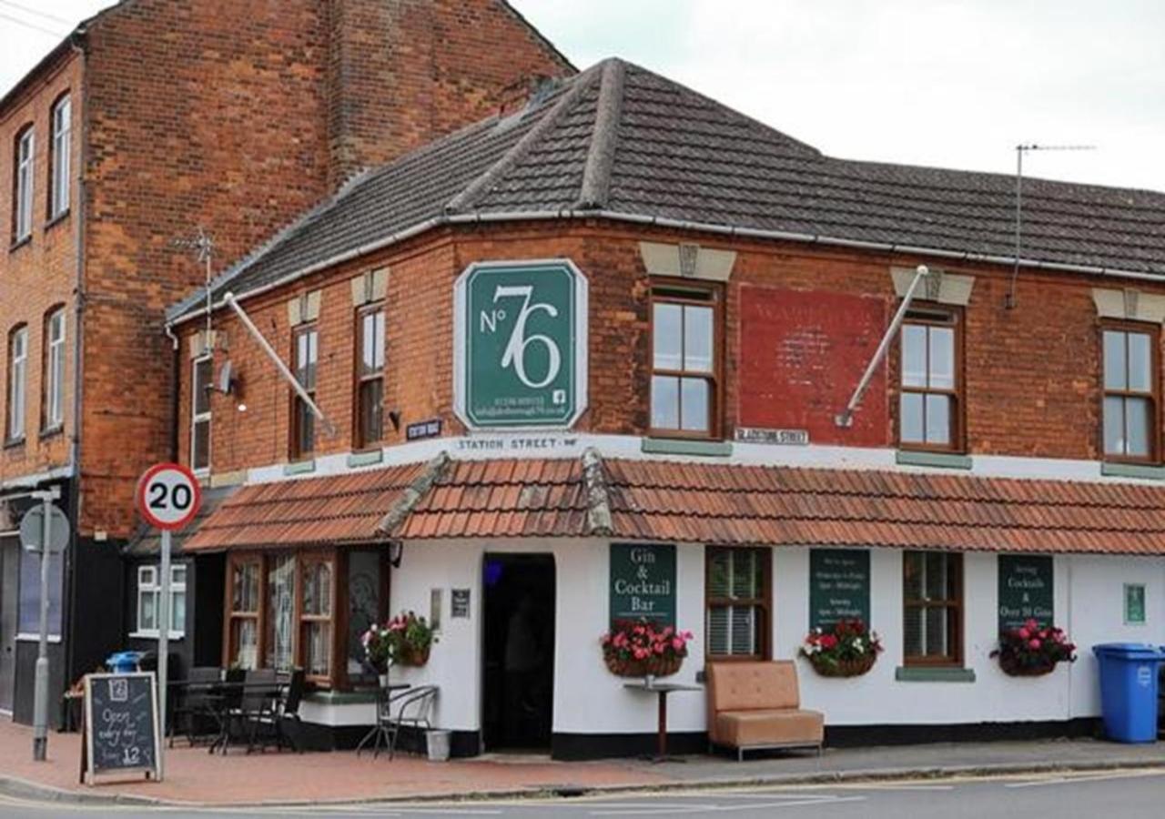 1 & 2 Bed Apartments - Desborough, Kettering, Cosy, Parking, Family, Wifi Кеттерінг Екстер'єр фото